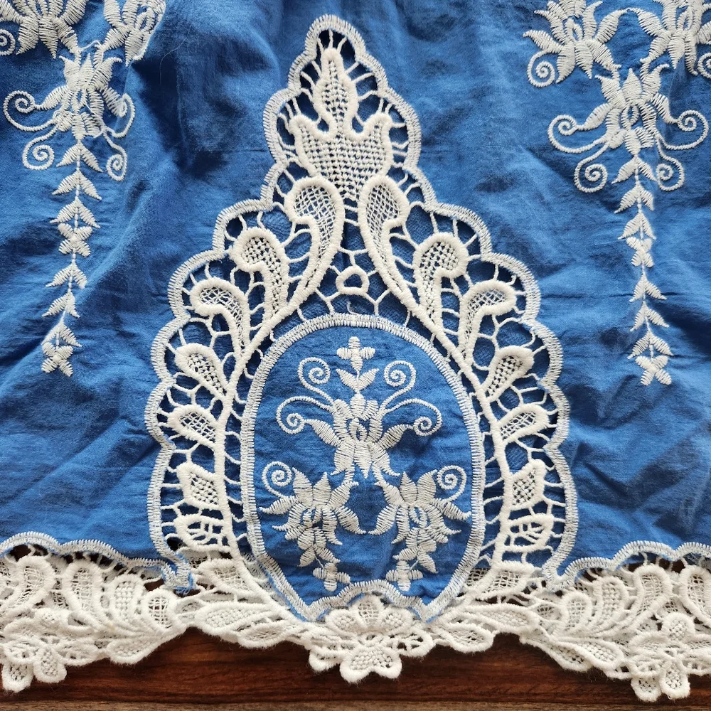 Beautiful Blue Lace Blouse Ladies Shirt Cynthia Rowley Small Off Shoulder